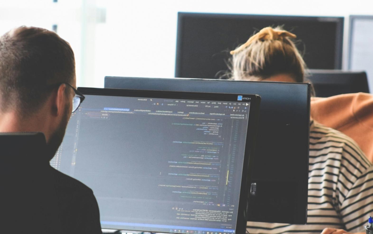 Rainers Ozoliņš — JavaScript un interaktivitātes pasniedzējs